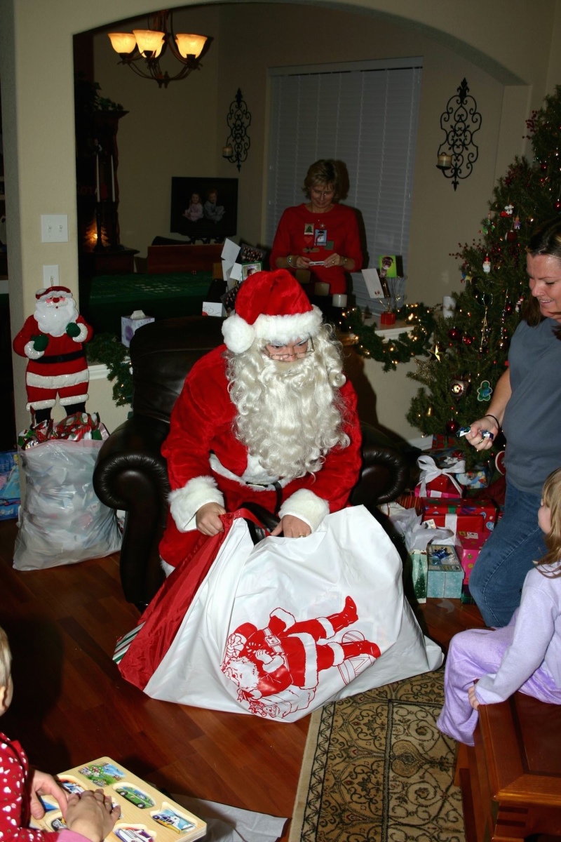 2005-12-24-23 Christmas Eve J&K.jpg